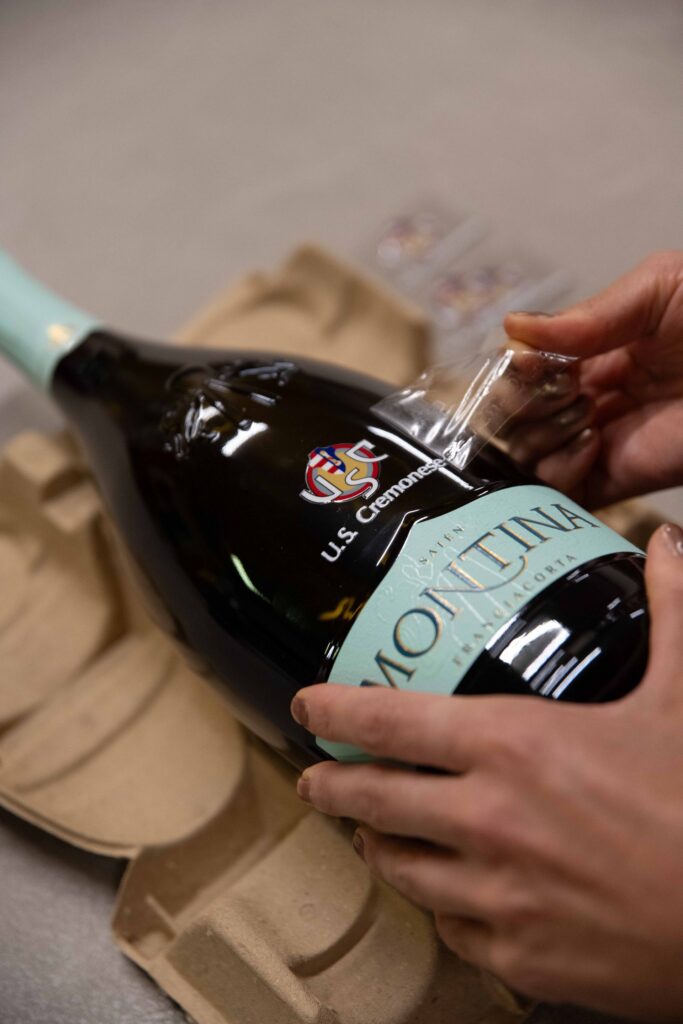 regali aziendali personalizzati con etichetta montina franciacorta