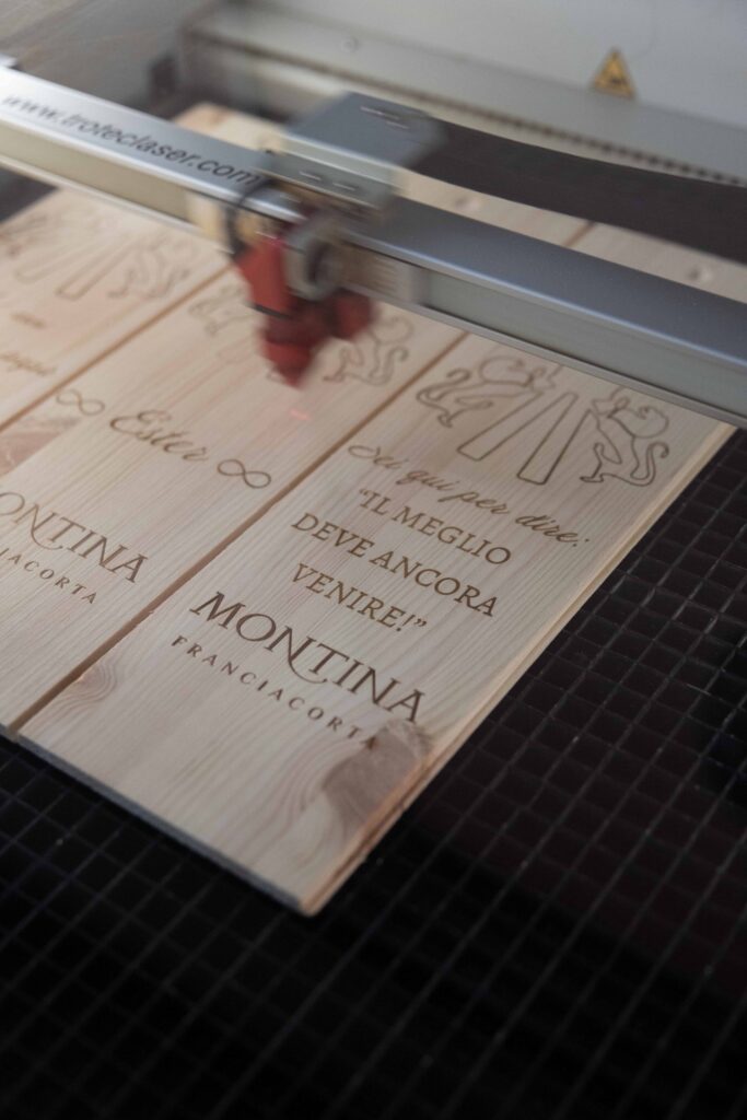 regali natalizi aziendali montina franciacorta logo inciso con laser