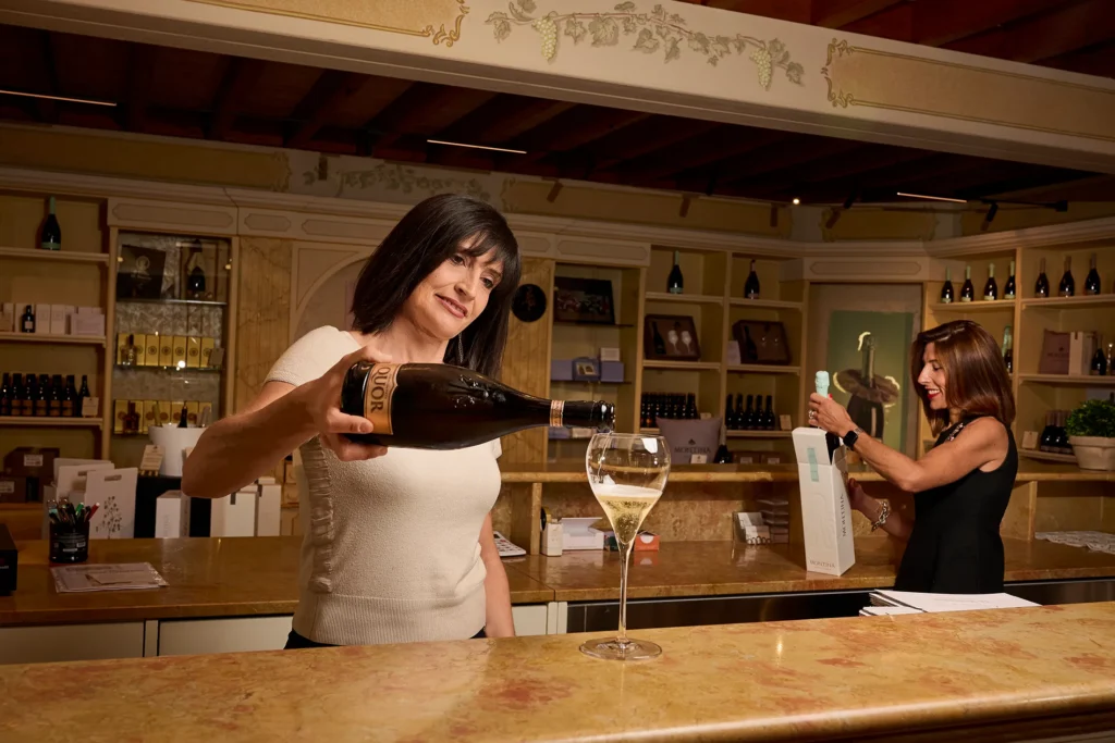 enoteca cantina aperta francaicorta montina monticelli brusati brescia aperta tutti i giorni